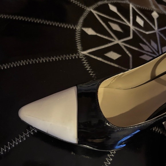 Dana Buchman Black and White Heels